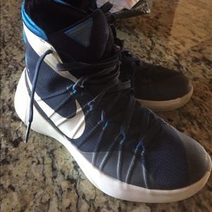 Women's hyperdunk basketball shoes