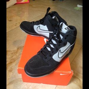 Nike high top sneakers black and silver
