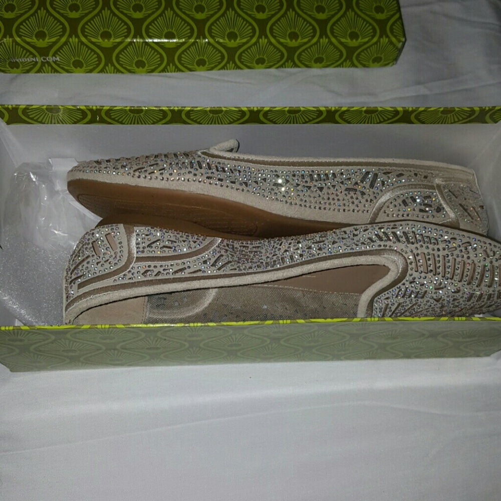NIB Gianni Binion rhinestone flats