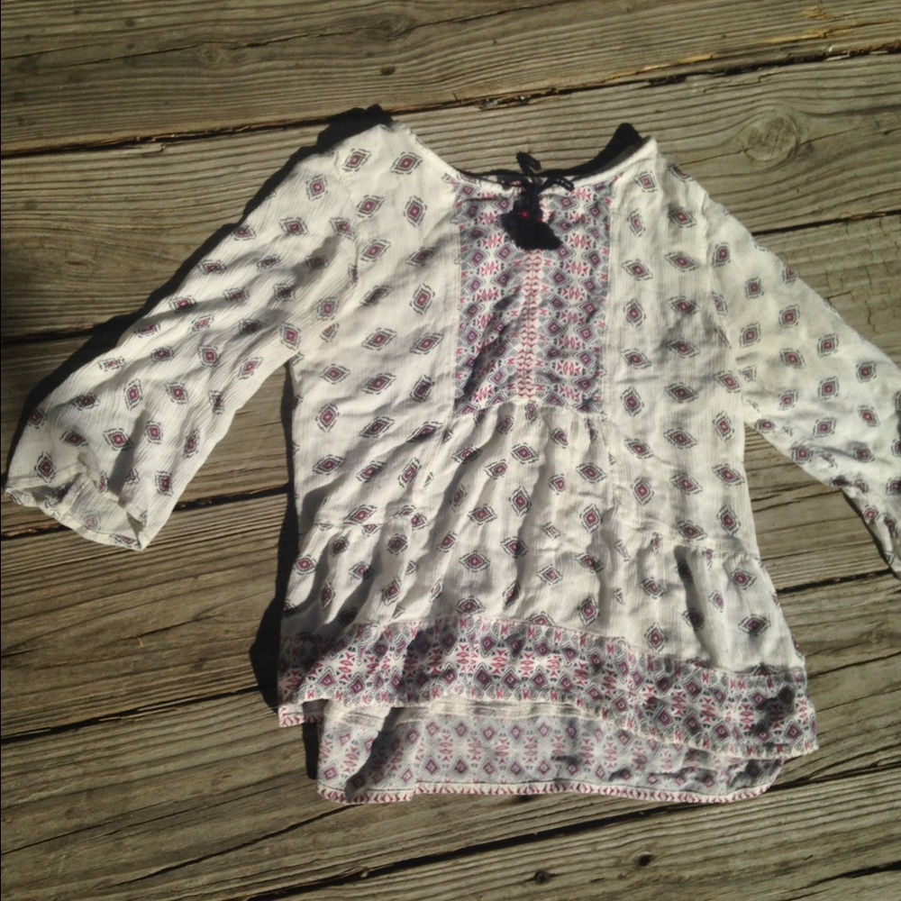 Kids Aztec print peasant top.