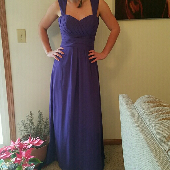 Formal dresses - Picture 1 of 2