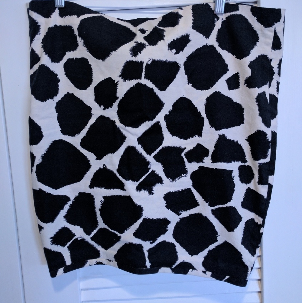 Black giraffe skirt