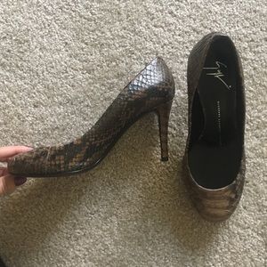 **Lower Price** Snakeskin Giuseppe Zanotti Pumps