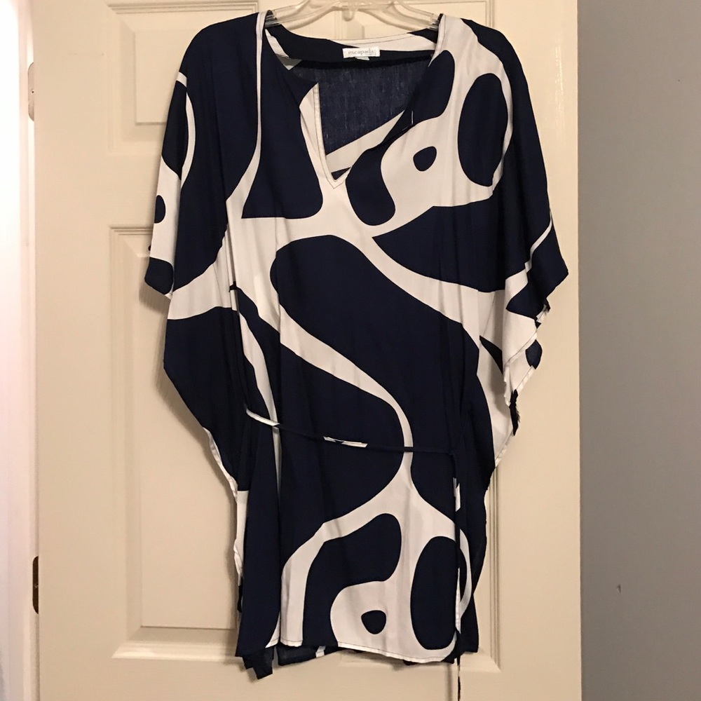 Super cute top like new