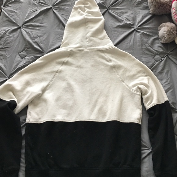 Pink hoodie - Picture 3 of 4