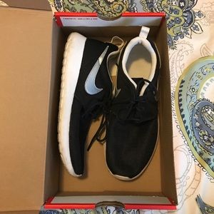 Black/Silver Nike Rosherun (GS)