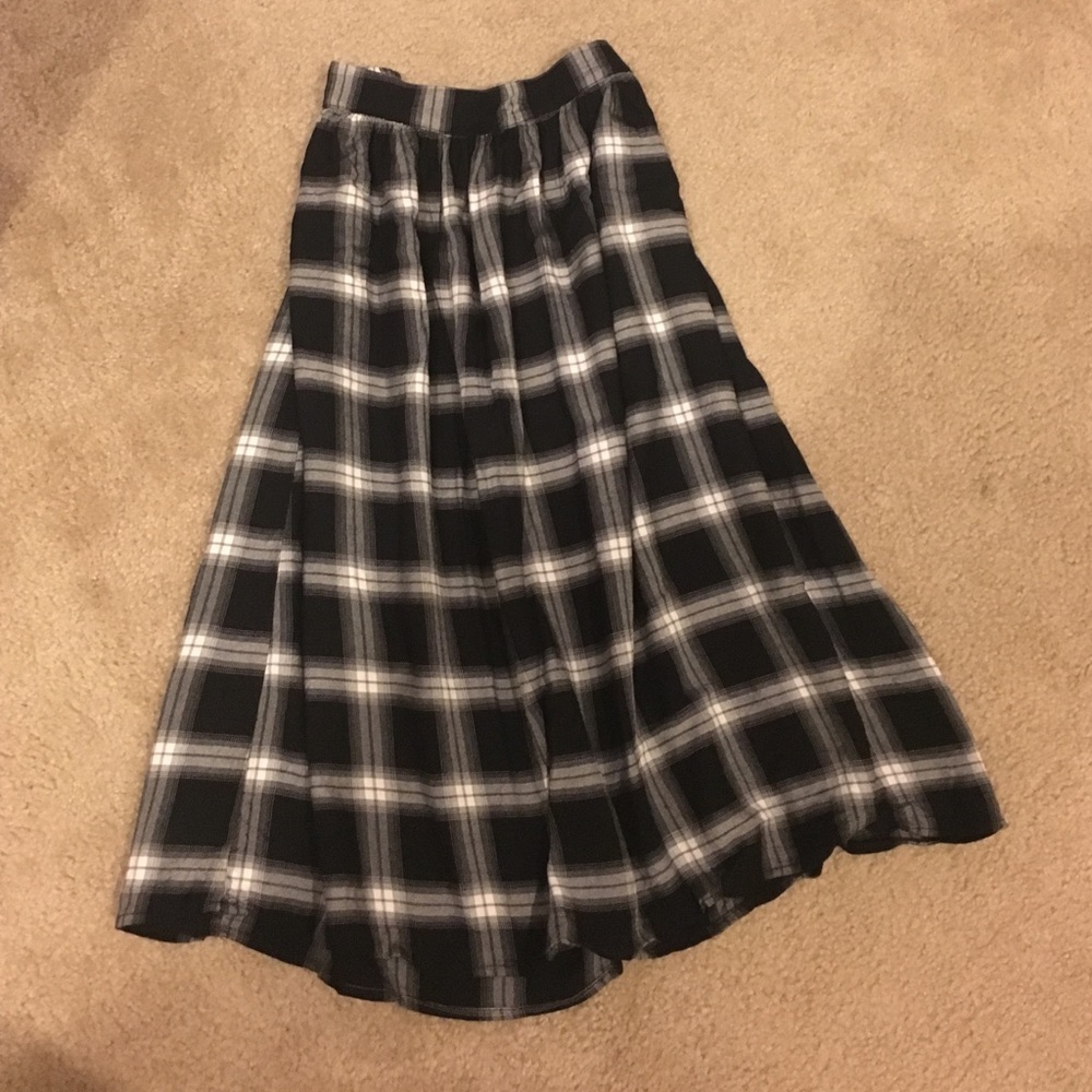 Plaid midi skirt