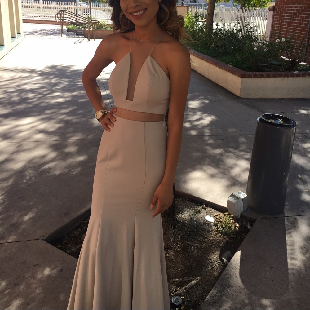 Long wedding/prom dress