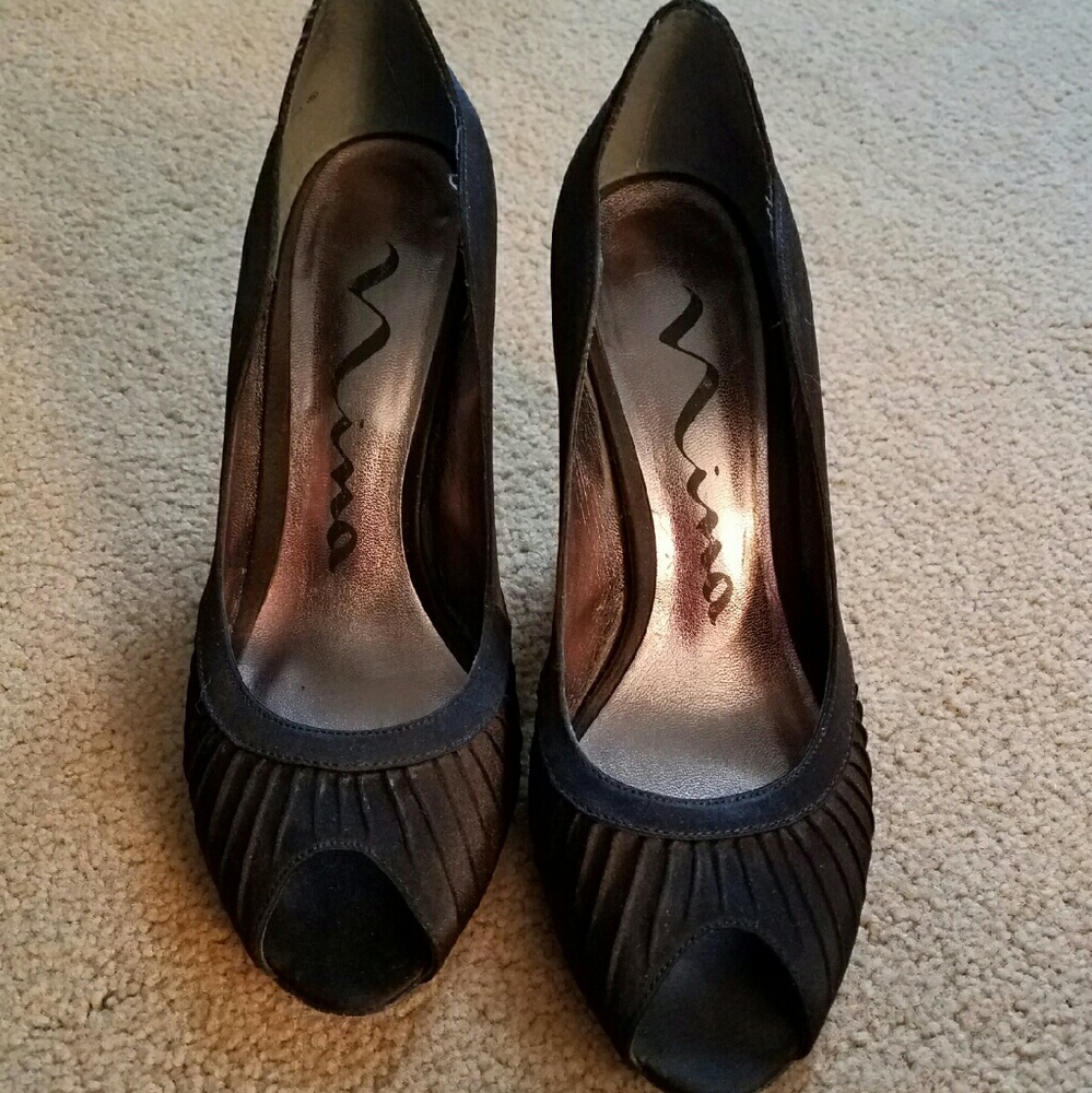 Nina Satin Heels-size 6.5