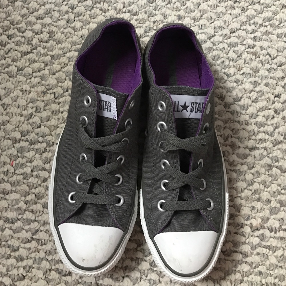 Unique dark grey low top converse all star