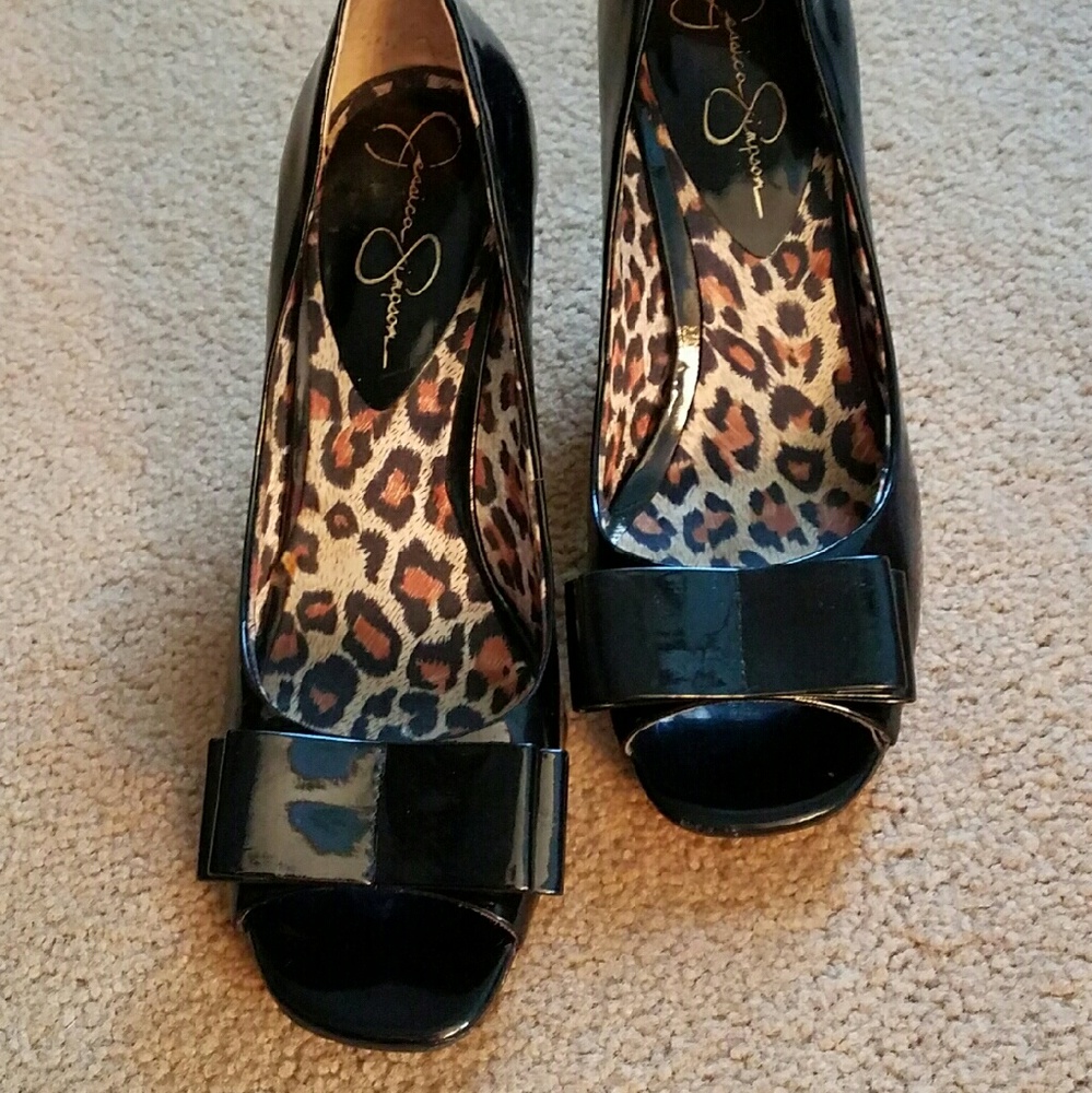 Jessica Simpson Patent Bow Heels- Size 6.5