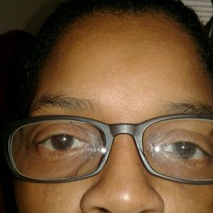 Meet your Posher, Clarissa