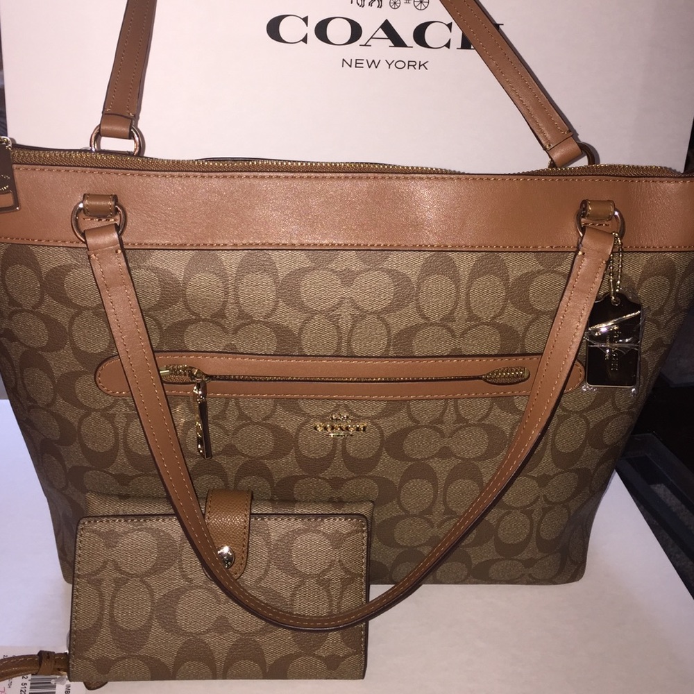 🆕PRICE FIRM Coach Tyler Tote