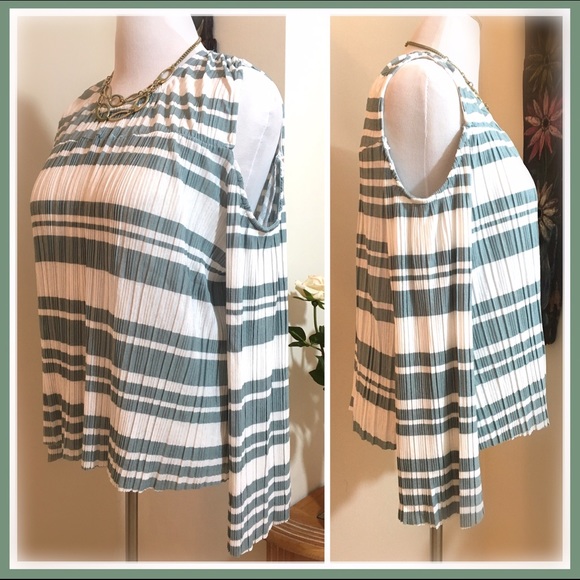 ⬆️Striped Sage Cold Shoulder Top - Picture 2 of 7