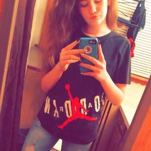 Meet your Posher, Whitney