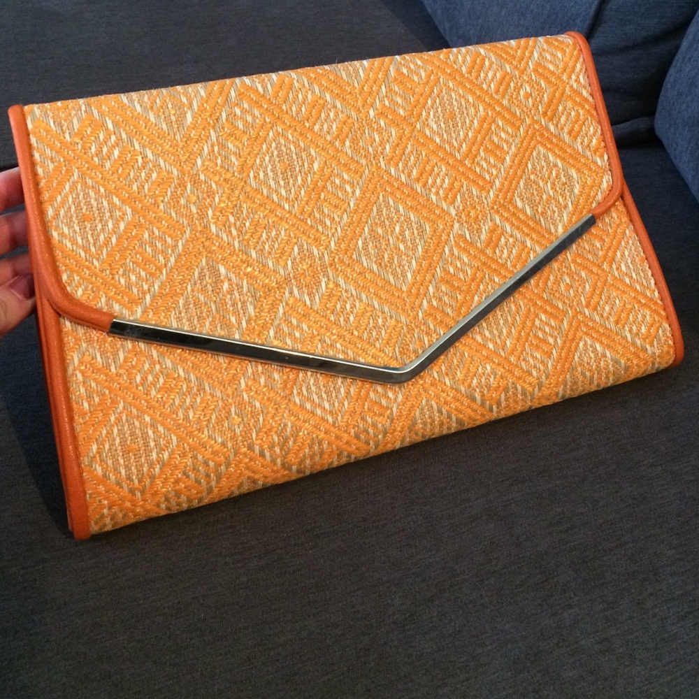 Kelly&Katie clutch