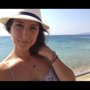 Meet your Posher, Argiro