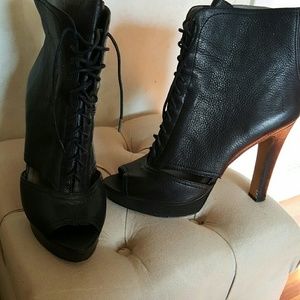 💞Holiday Sale Today! Vince Camuto Black Leather