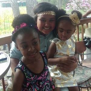 Meet your Posher, Avona