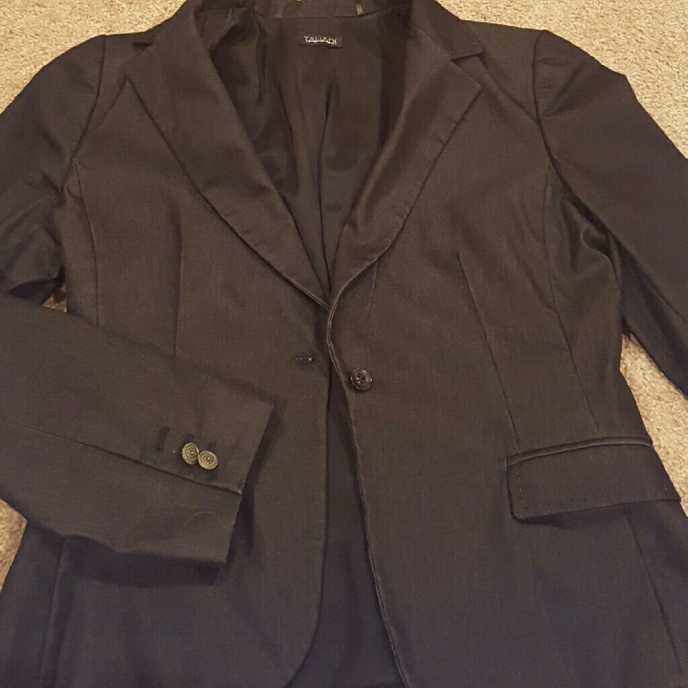 Tahari blazer! - Picture 2 of 5