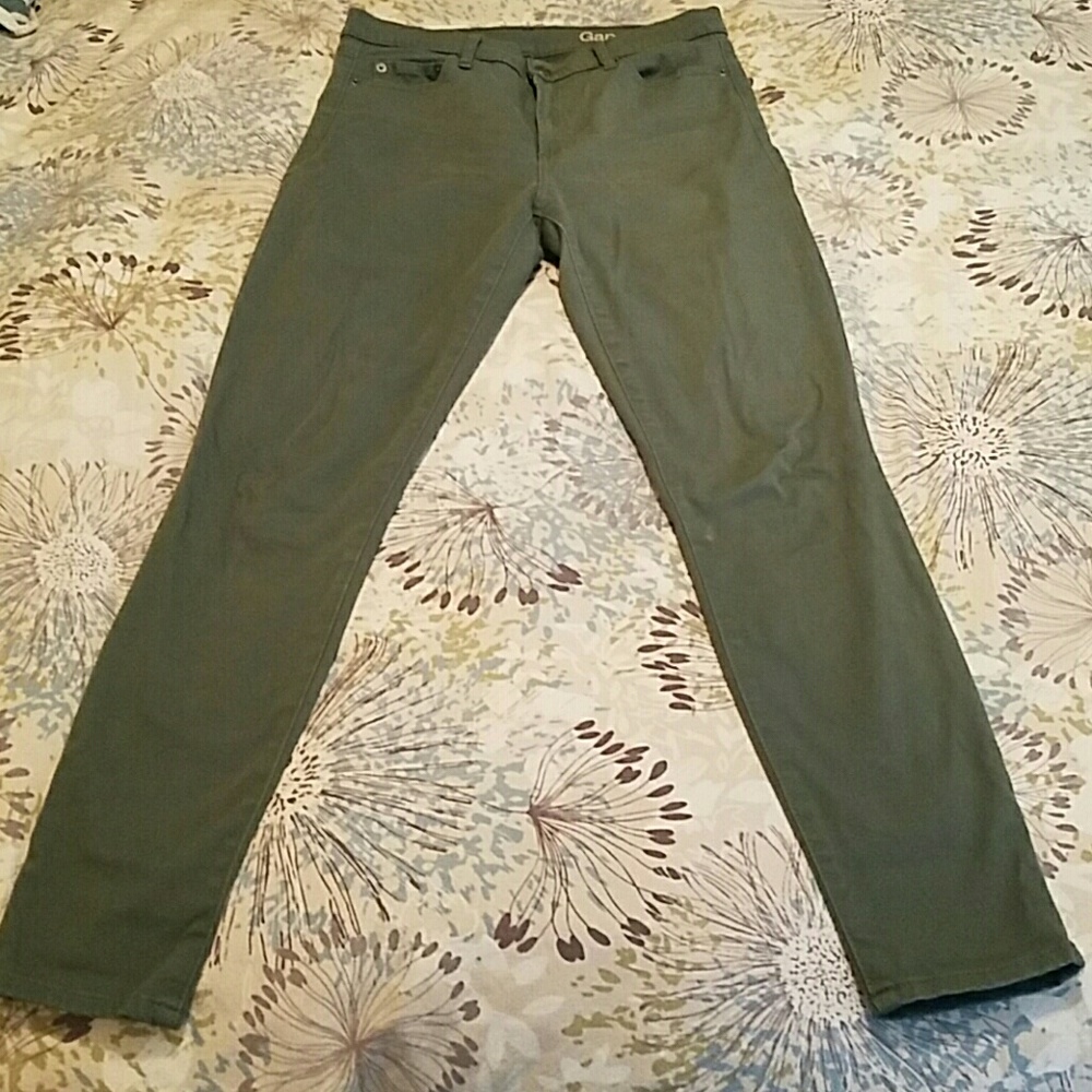 EUC Size 8 long green Gap high rise skinny pants