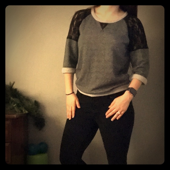 ❌SOLD❌ Sweater with Lace Shoulders - Picture 1 of 3