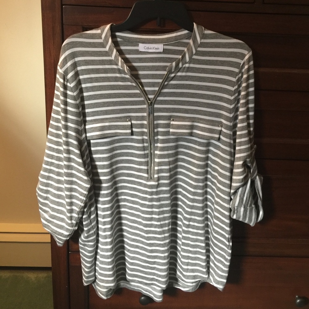 Calvin Klein 3/4 length sleeve t shirt.