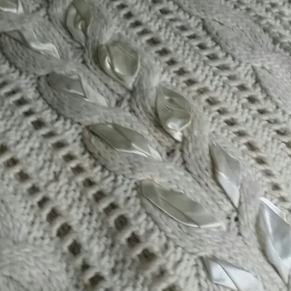 Chunky Oversized Ribbon Sweater - Picture 3 of 4