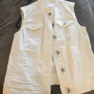 White vest