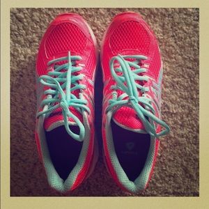 Asics GT-1000 running shoes