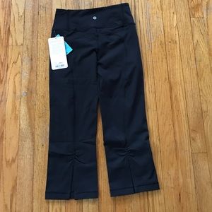 NWT Lululemon Gather & Crow crop