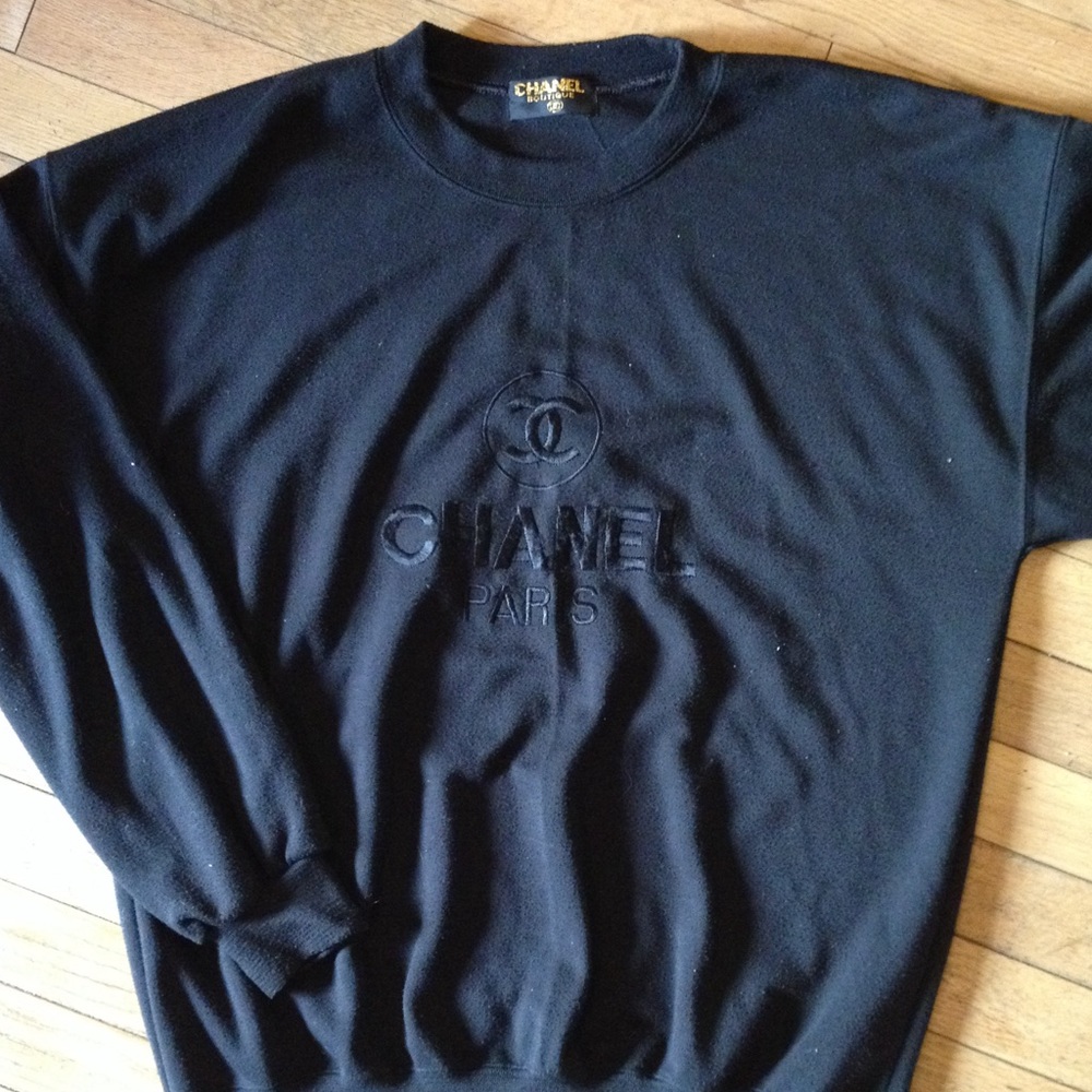 Vintage 1980s black oversized Chanel sweatshirt