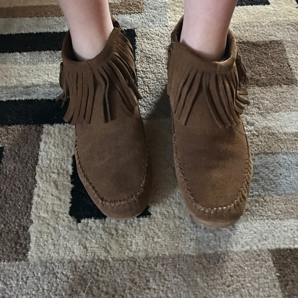 Minnetonka ashby ankle boot