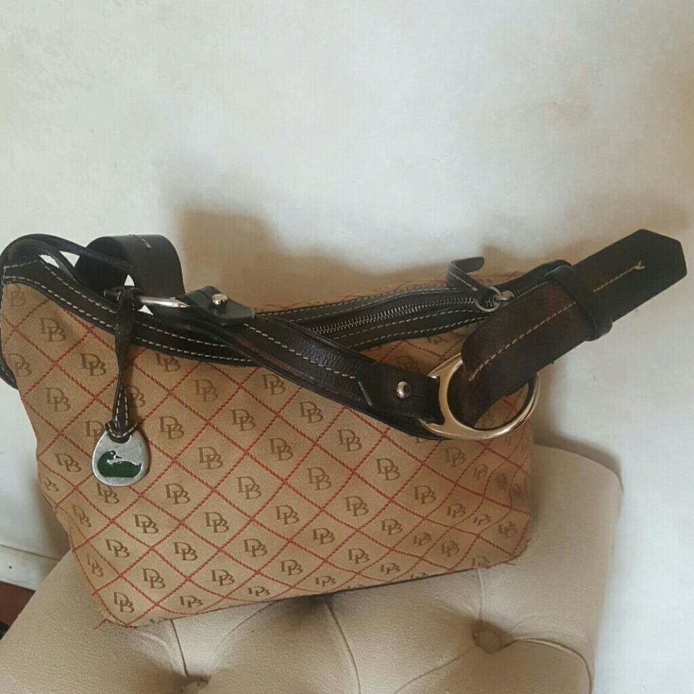 ⚘⚘⚘⚘FINAL SALE⚘⚘⚘⚘Dooney & Bourke Shoulder Bag