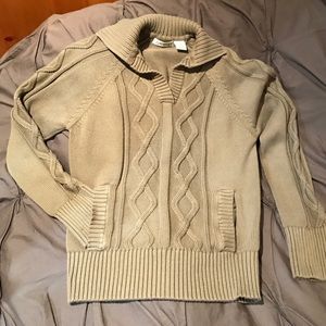 SALE Detailed pullover sweater
