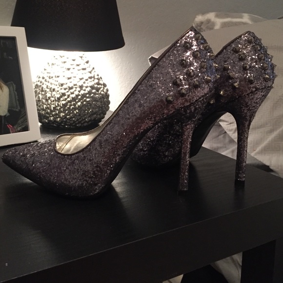 Steve Madden studded sequence heels 😍 - Picture 3 of 4