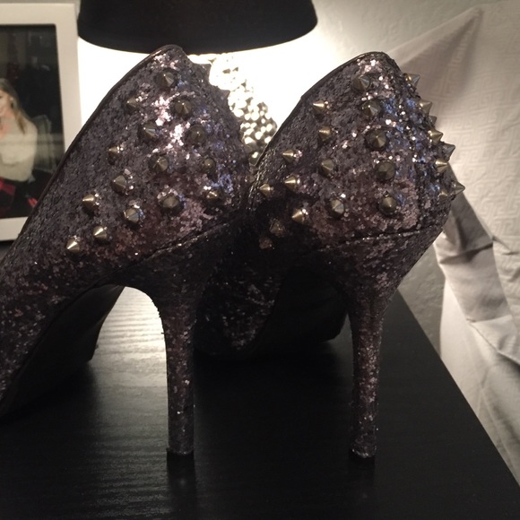 Steve Madden studded sequence heels 😍 - Picture 4 of 4