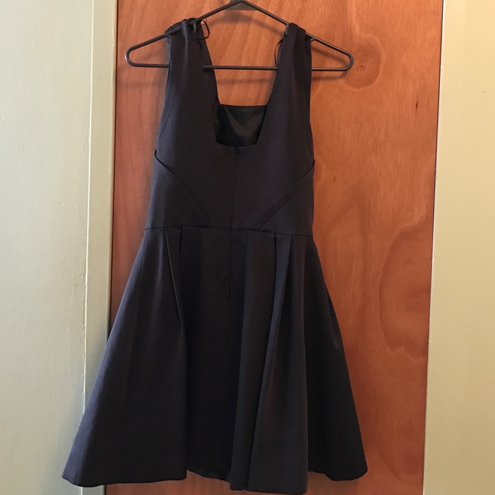 Dress - Picture 4 of 4