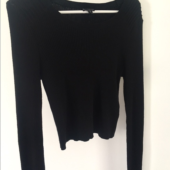 NWOT Medium (Fits small) cropped black sweater - Picture 2 of 3