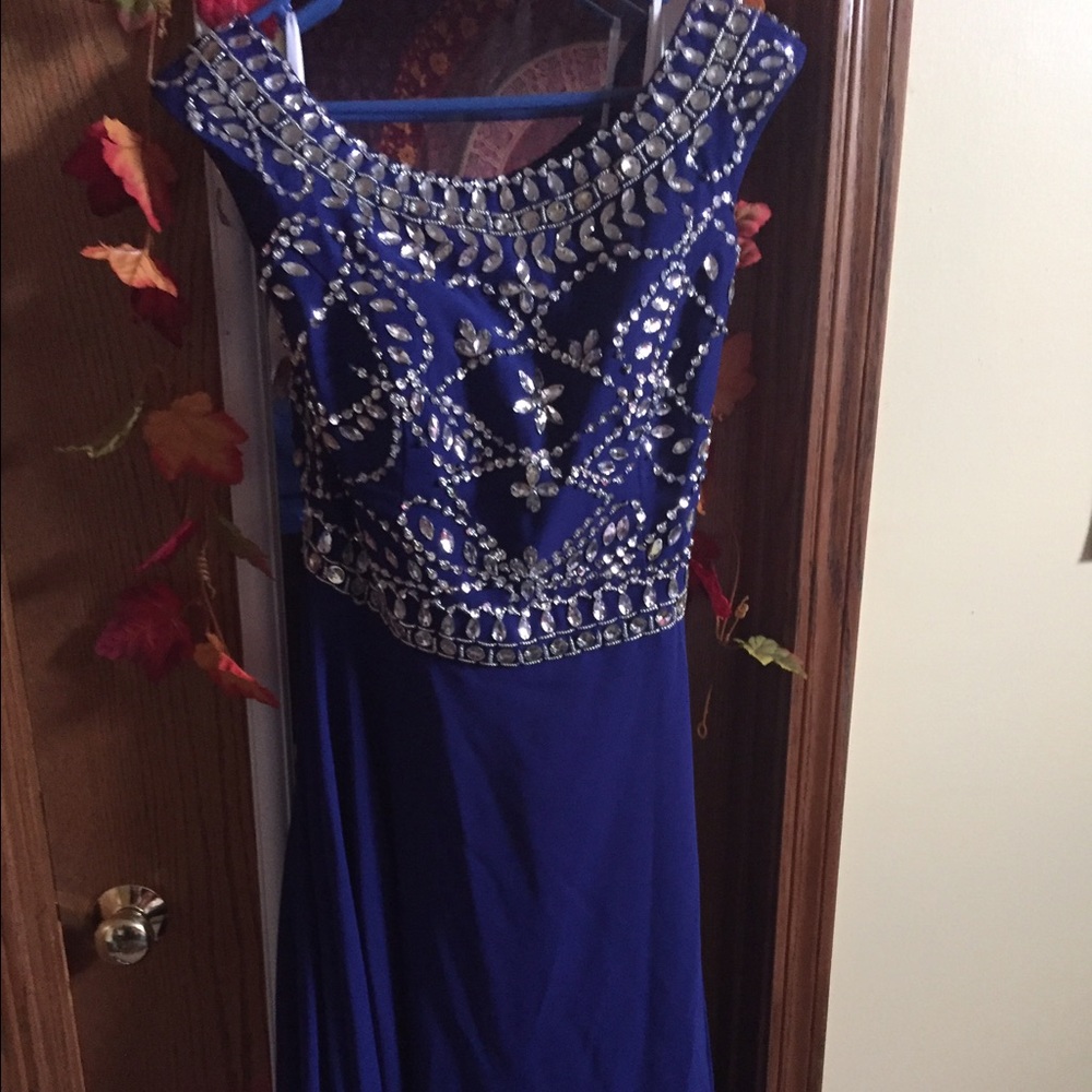 Size 14 royal blue prom dress (WORN ONCE)