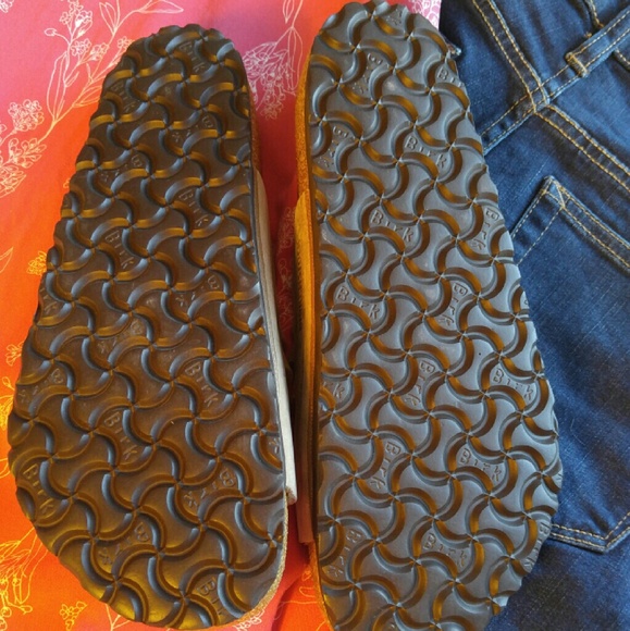 Sydney Birkenstock Sandals - Picture 2 of 2