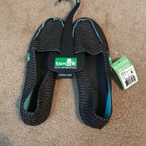 Sanuk izabella flats