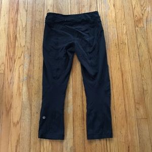 EUC Lululemon Run Inspire Crop size 6