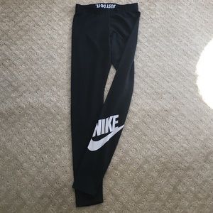 Like new NIKE work out pants/leggings