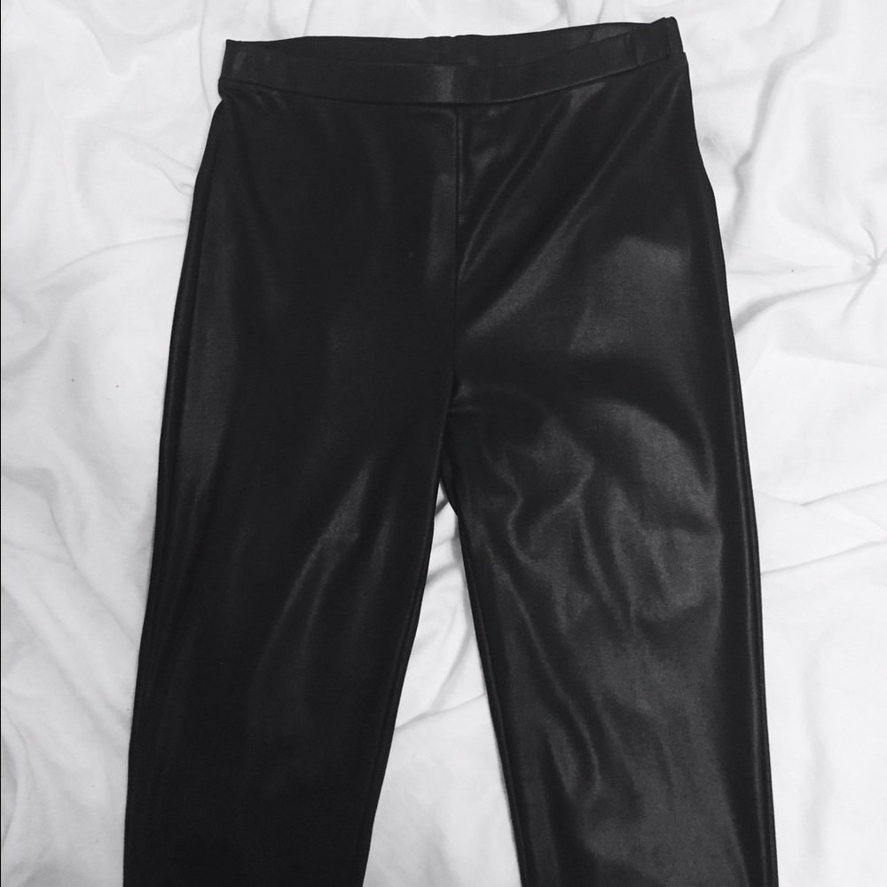 High waisted faux leather pants/leggings