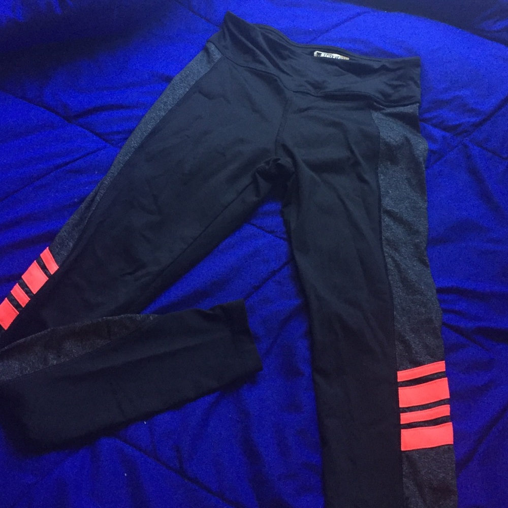 Forever 21 Leggings/Work out pants