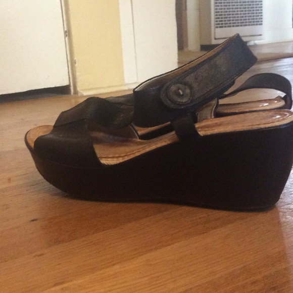 Black Ankle Strap Sandals - Picture 2 of 2