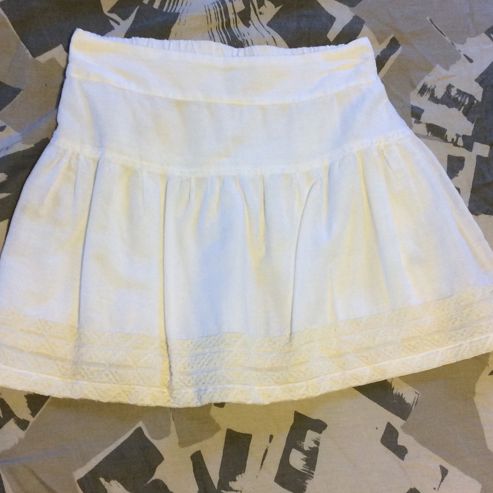 American eagle white skirt!