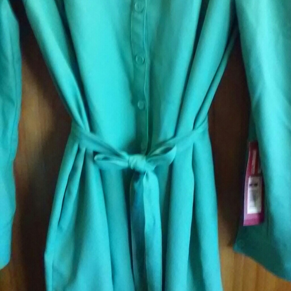 Dresss - Picture 2 of 3