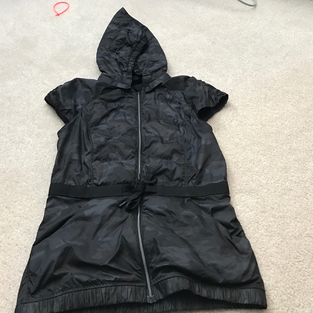 Lululemon black camo spring fling vest
